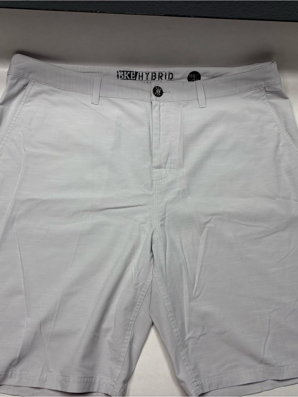 BKE Men's Light Gray Flat-Front Casual Shorts